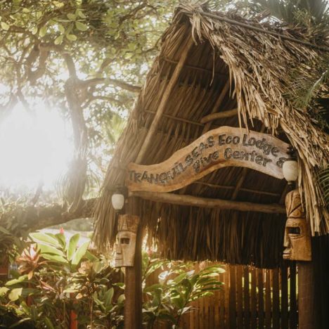 Tranquilseas Hotel Resort Roatan - entrance